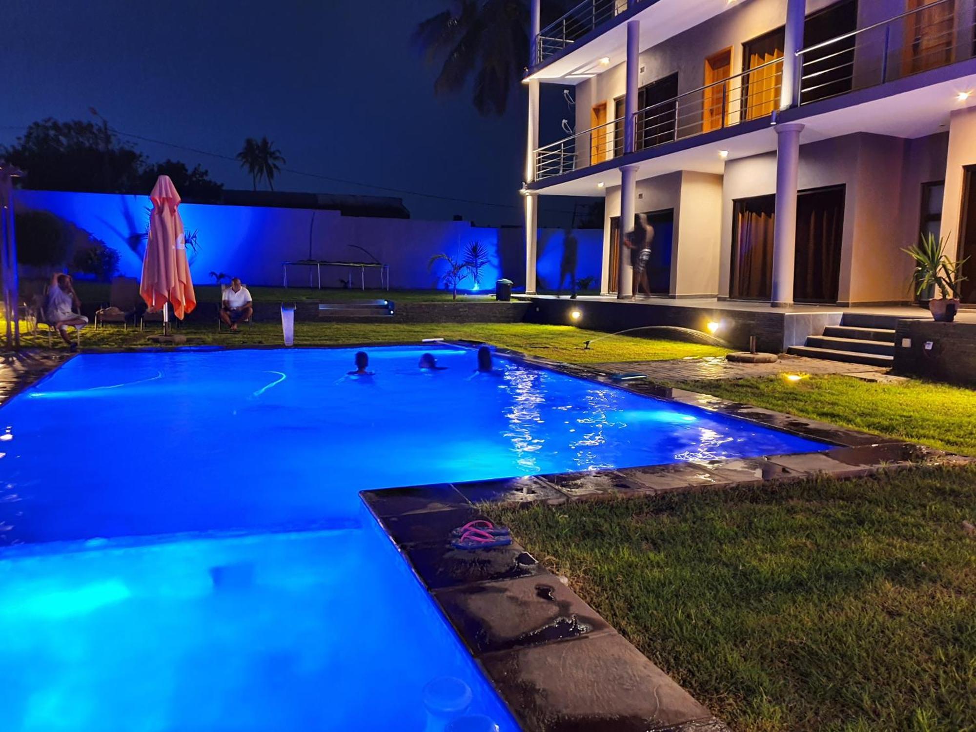 Hotel Gani Manjacaze Exterior photo